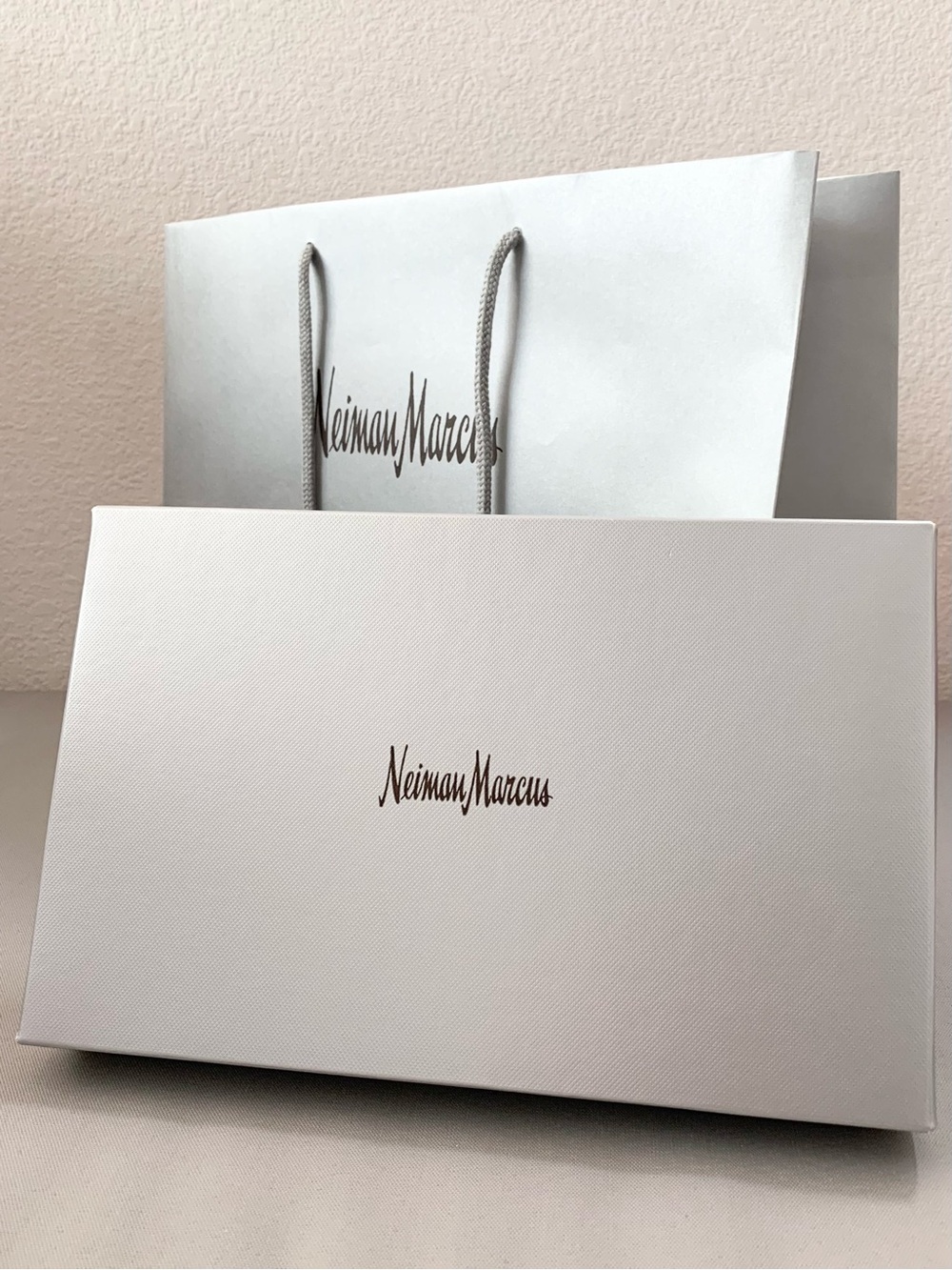 Neiman marcus gift box gift bag set